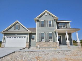 N61W21522 Masters Dr, Menomonee Falls, WI 53051