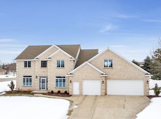 3027 Warm Springs Dr, Green Bay, WI 54311