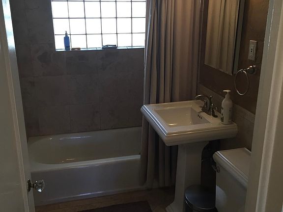 3rd image of 512 S Gaylord St #512