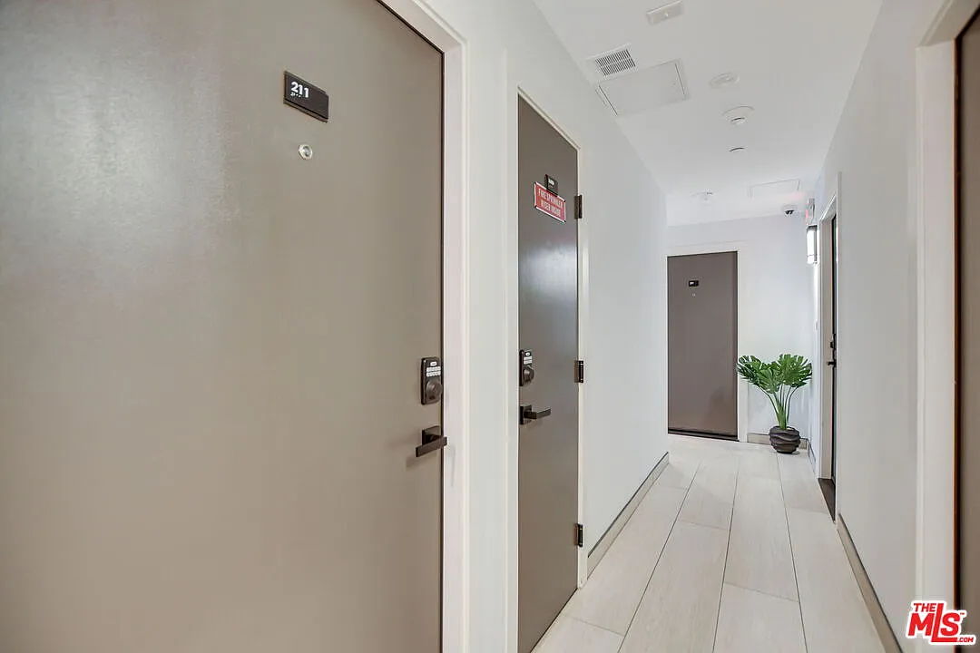 1 bed, 1.0 bath, 600 sqft, $2,300 — Photo 1