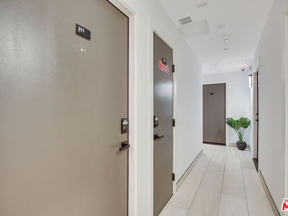 1st image of 946 S Ridgeley Dr #211