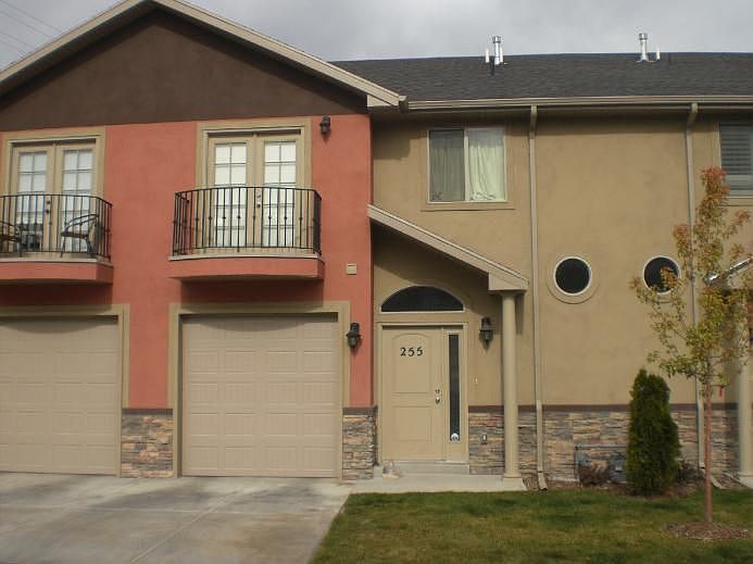 1st image of 225 E Ailee Ln