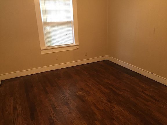 4th image of 626 E Gray St