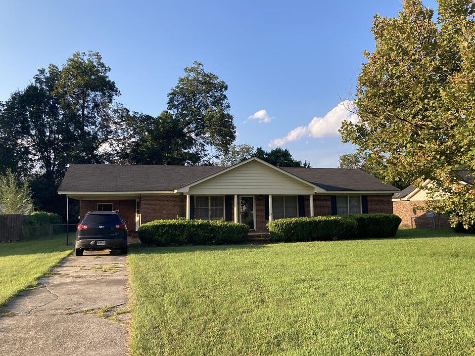 1st image of 833 Shelton Dr