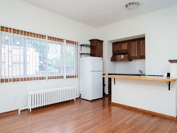 3rd image of 1907-1917 Colfax Ave S #1917-07