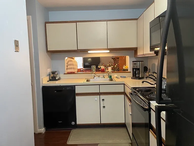 161 Highwood Dr #161 — Photo 2