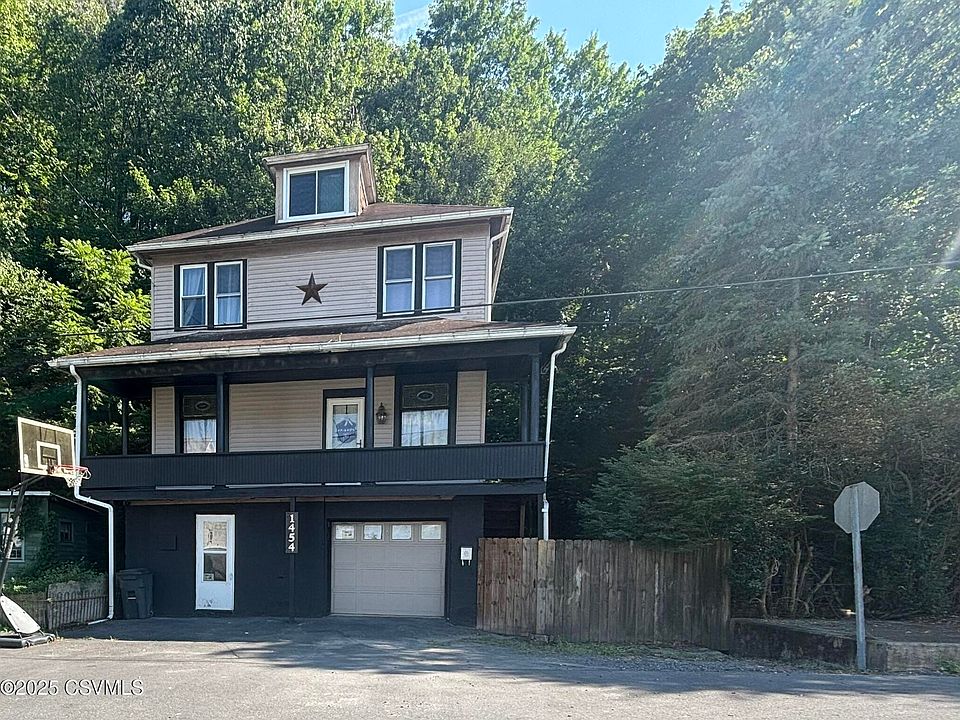 1st image of 1454 W Wood St