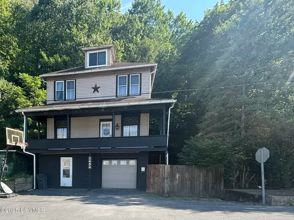 1454 W Wood St, Coal Township, PA 17866