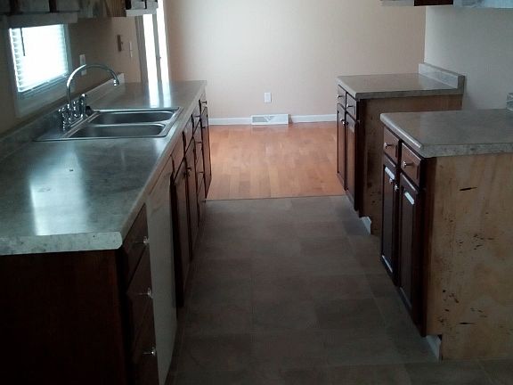 4th image of 209 Townsite Cir