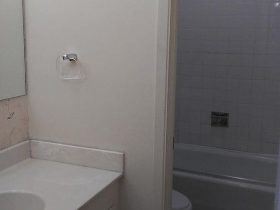 5th image of 4800 N Stanton St Unit 6
