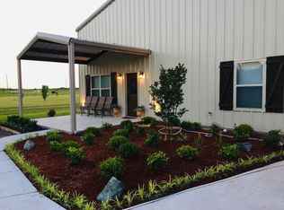 208 S County Line Rd, Savoy, TX 75479