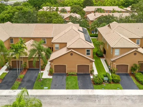 1588 Barcelona Way #6-18, Weston, FL 33327