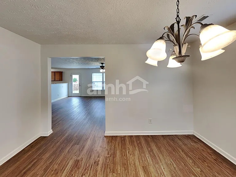 604 Blossom Hill Dr — Photo 5