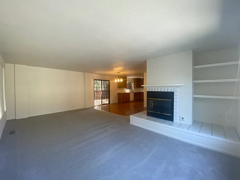 11 Burgundy Way — Photo 7