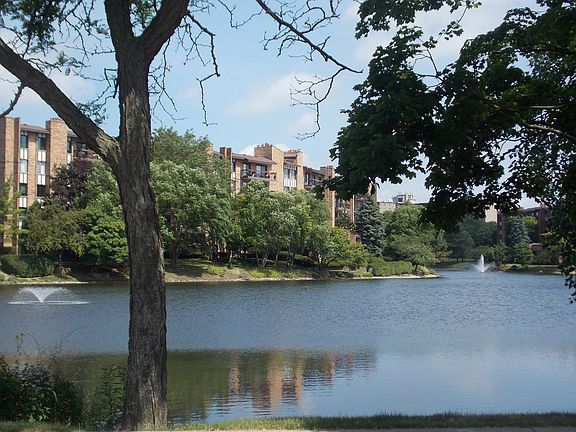 3rd image of 501 Lake Hinsdale Dr APT 304