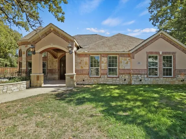 2001 Schmidt St, Fort Worth, TX 76105