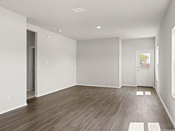 5th image of 2641 Bloomsbury Street