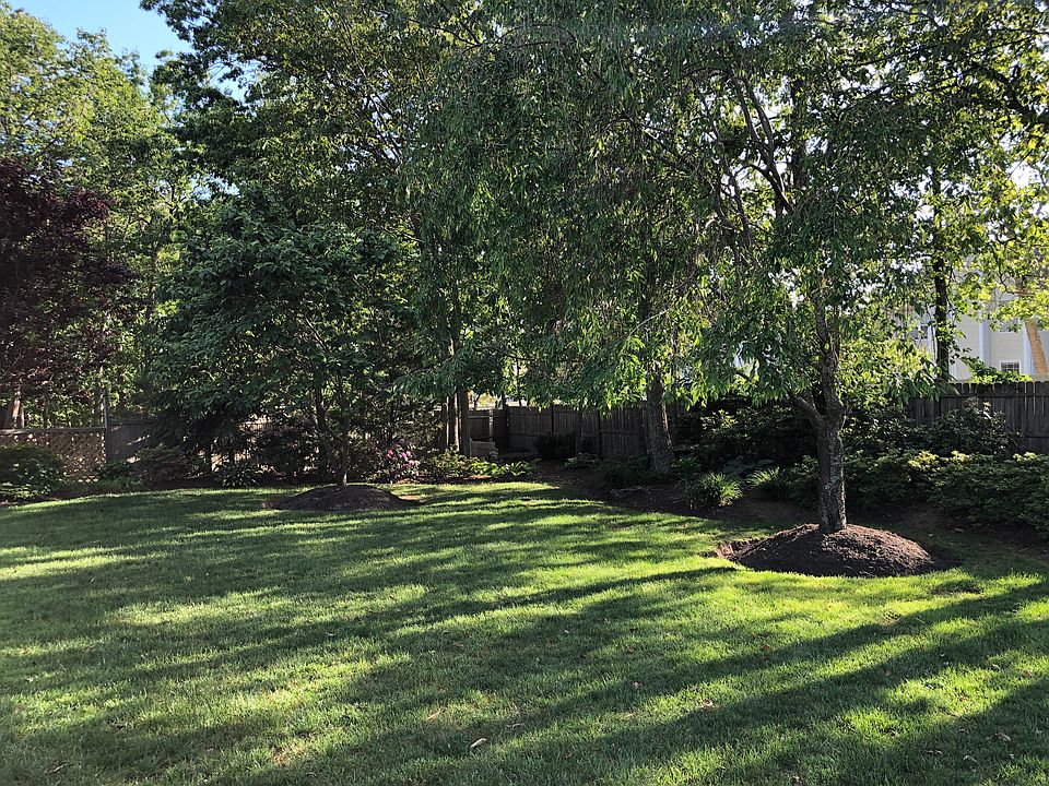 2nd image of 2318 Sherwood Forest Dr