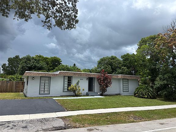3rd image of 7805 NW 70th Avenue