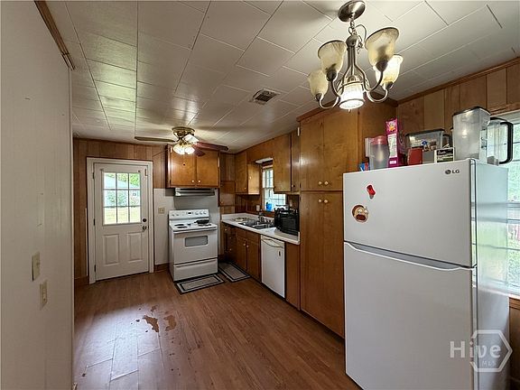 4th image of 230 Glendale Drive