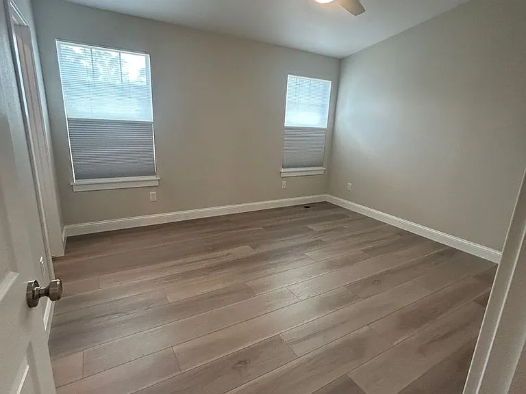 536 E Mulberry St — Photo 68