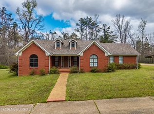 642 Deer Run Rd, Batesville, MS 38606