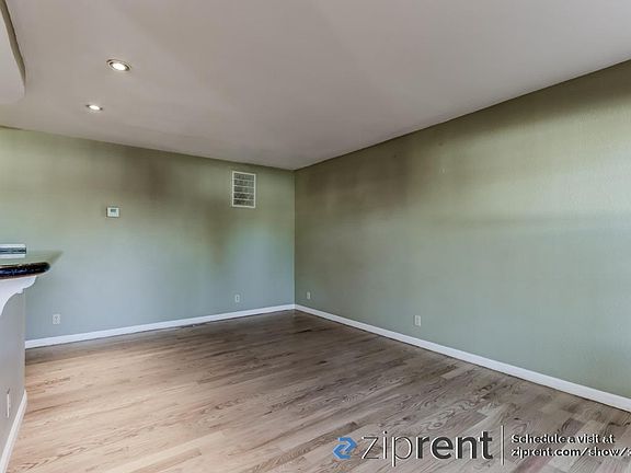 4th image of 486A W Sunnyoaks Ave #A