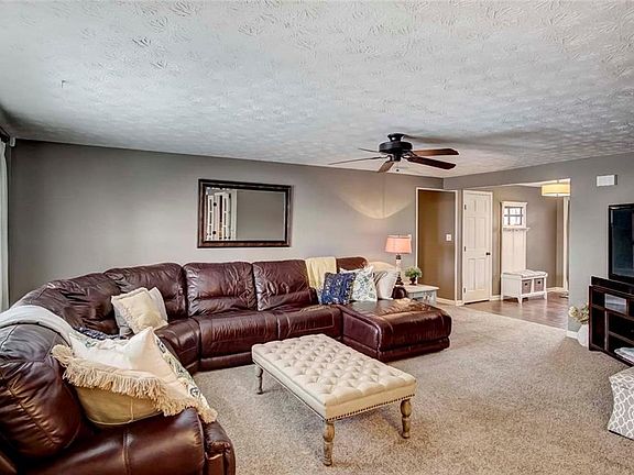 5th image of 2660 Hayward Ave