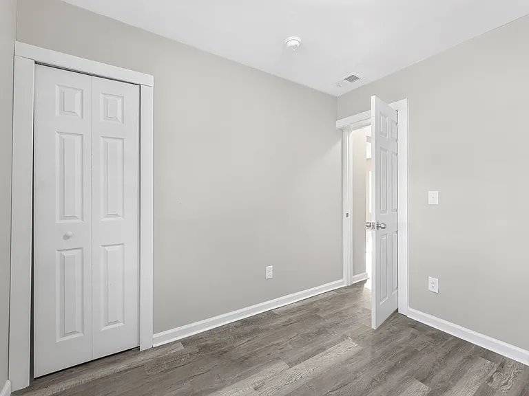 6735 Ford Ave — Photo 8