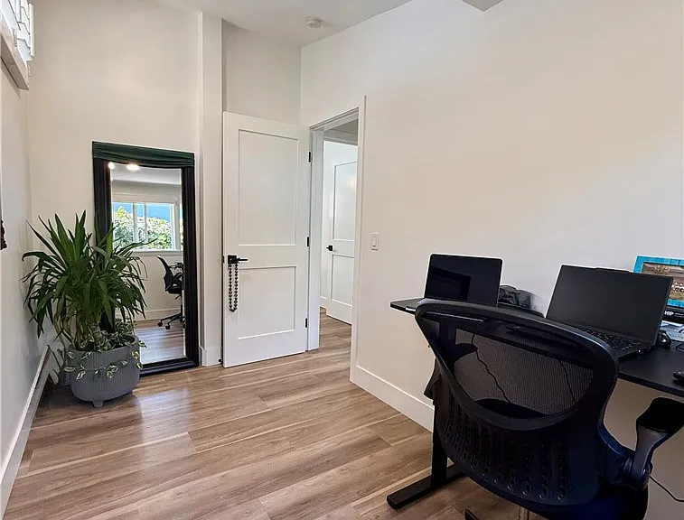 1140 W Balboa Blvd — Photo 9