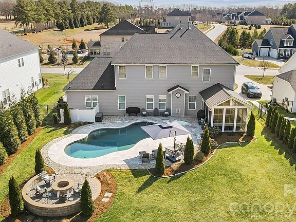 3rd image of 5014 Harwich Cir