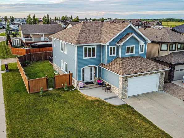 3719 Lakeshore Dr, Bonnyville, AB T9N 0A4