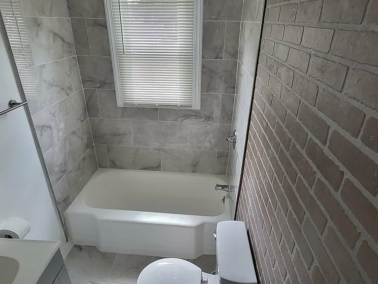 4860 Elmhurst Ave #B — Photo 14