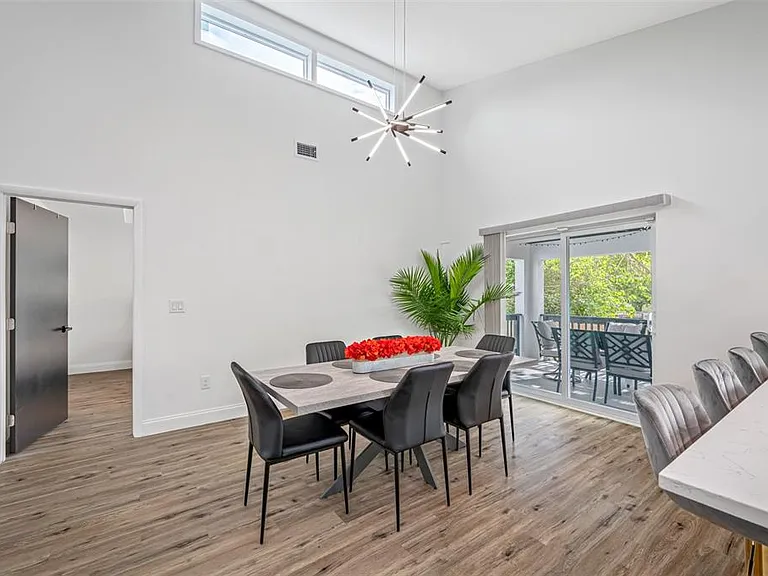 3717 E Clifton St — Photo 10
