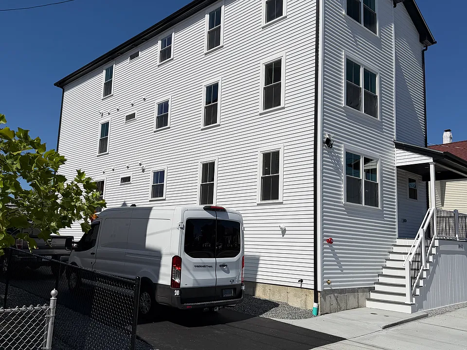 1043 Eddy St #1