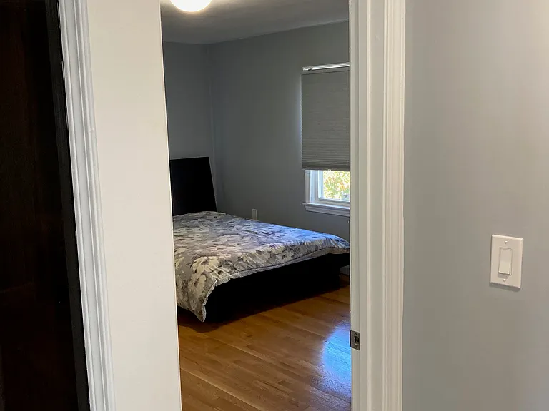 16 Aberdeen Ave #16 — Photo 11