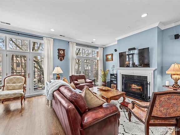 3rd image of 2846 N Southport Ave #1S