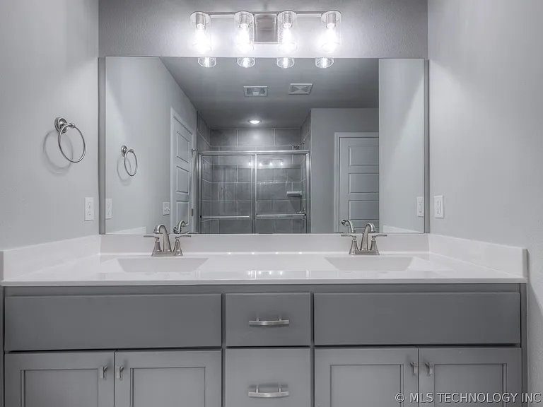 3710 S 13th Pl — Photo 18