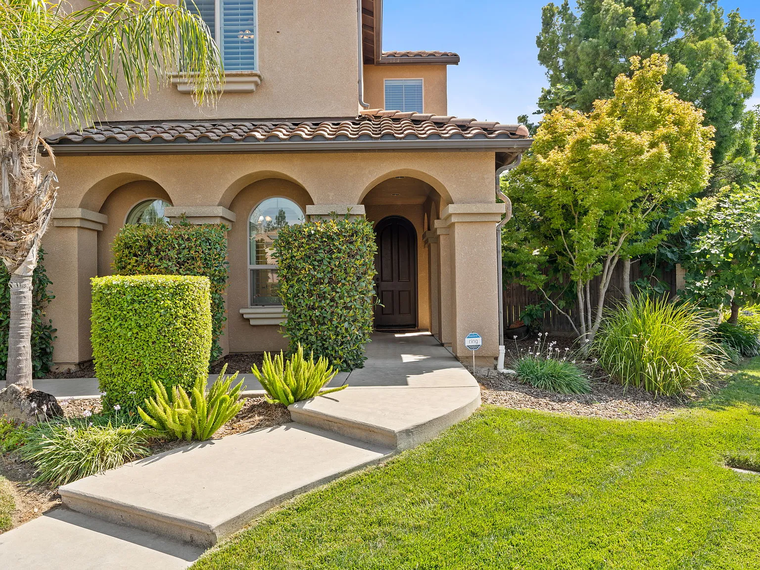 5 bed, 3.5 bath, 4059 sqft, $4,000 — Photo 4