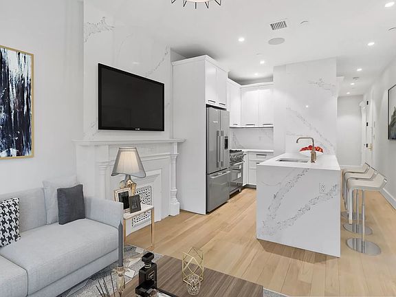 2nd image of 569 Jefferson Ave Floor 2