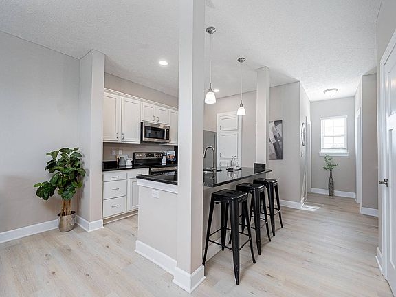 5th image of 3823 Lincoln Ave #3697GD