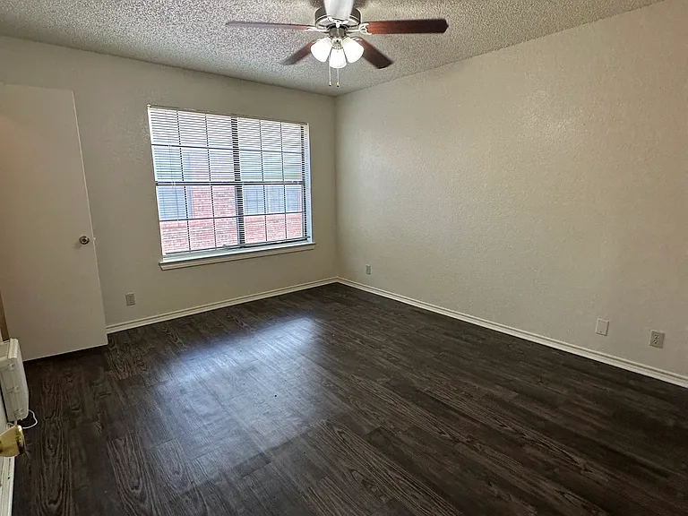 721 Avenue A #1 — Photo 23