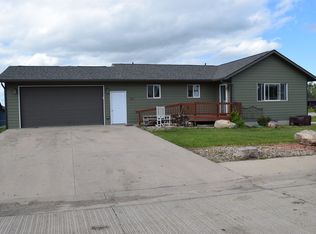 727 Taylor Ct, Belle Fourche, SD 57717