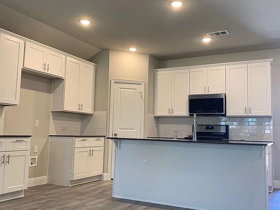 2nd image of 5917 Horsetail Dr