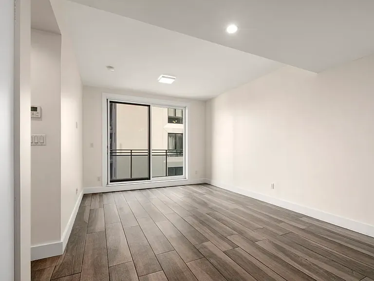 2442 Ocean Ave #5R — Photo 26