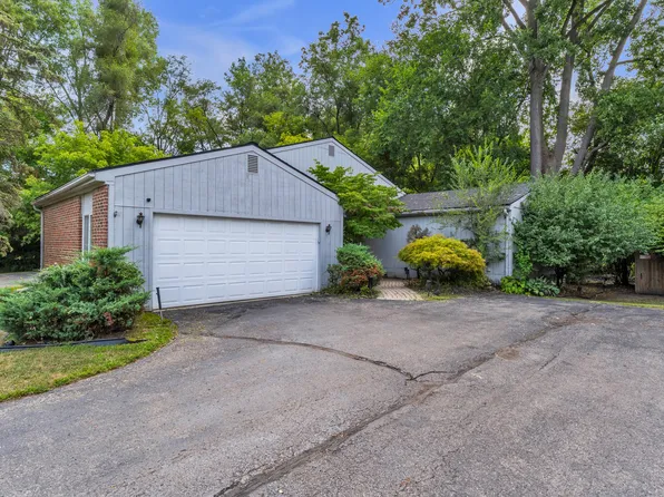20829 Orchard Lake Rd, Farmington, MI 48336