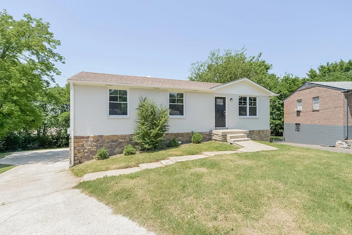 Building Photo - 3305 Cocoa Dr