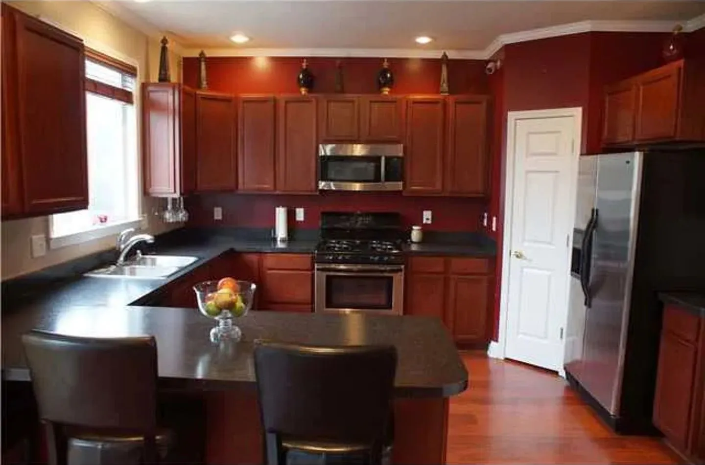 Spacious & elegant 3BR home in East Lansing with perks, MSU — Photo 3