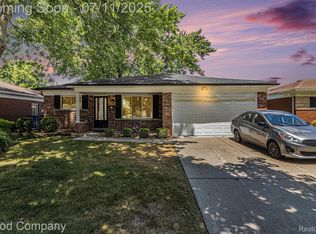 3847 Dwight Dr, Warren, MI 48092