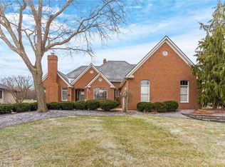 380 Shadydale Dr, Canfield, OH 44406
